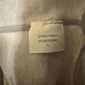 Vuori men’s hoodie